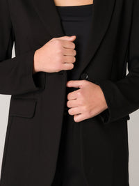 Yace -bleiseri, musta