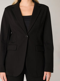 Yace -bleiseri, musta