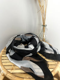 Hannah scarf, black