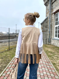 Meg fringe vest, sand