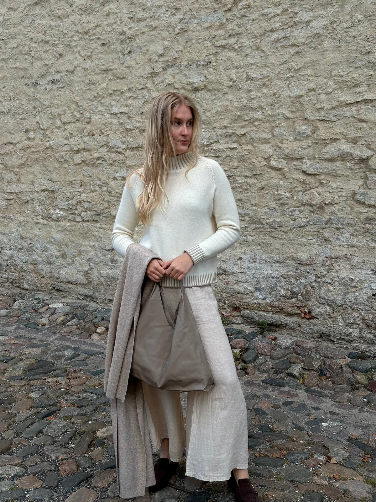 Amalia sweater, oat milk 