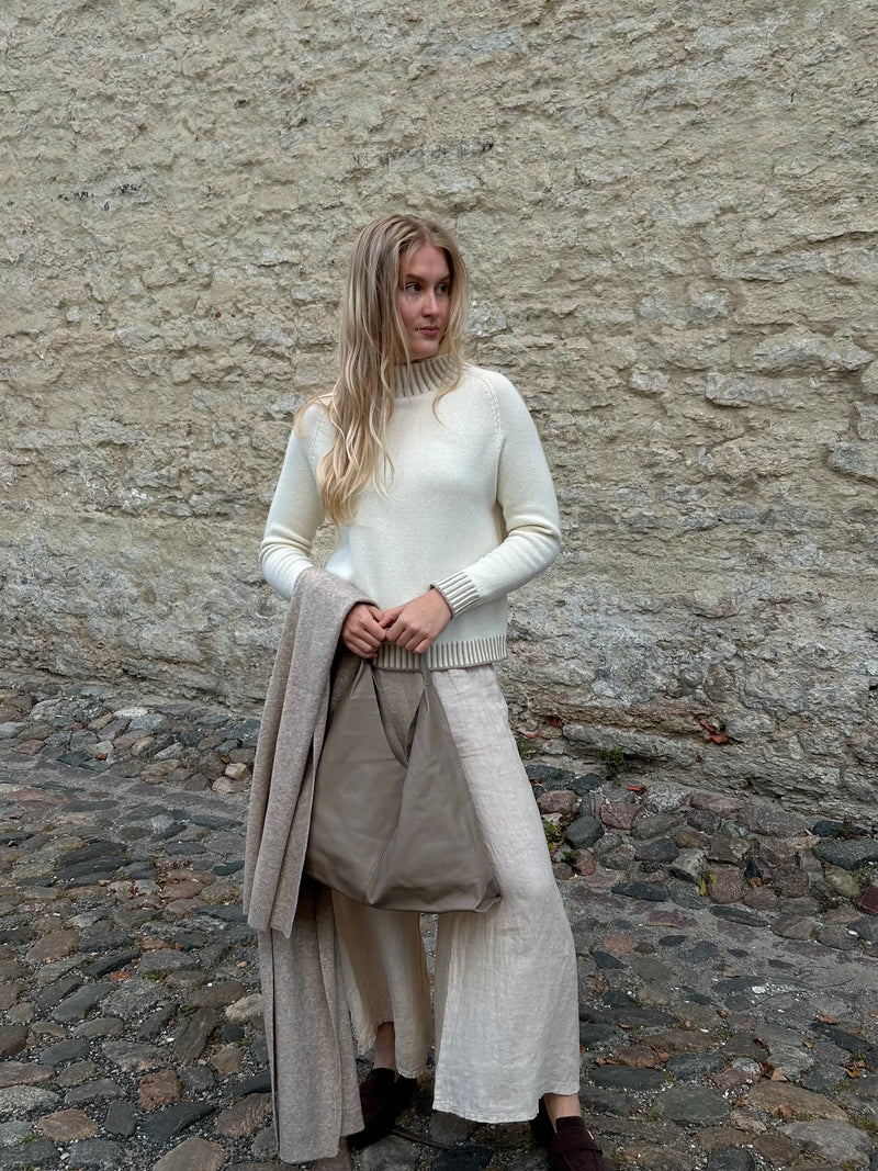 Amalia sweater, oat milk