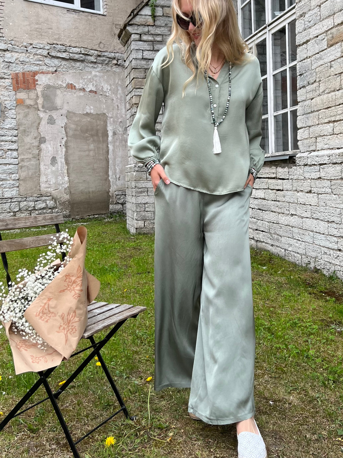 Garda silk viscose trousers, light olive