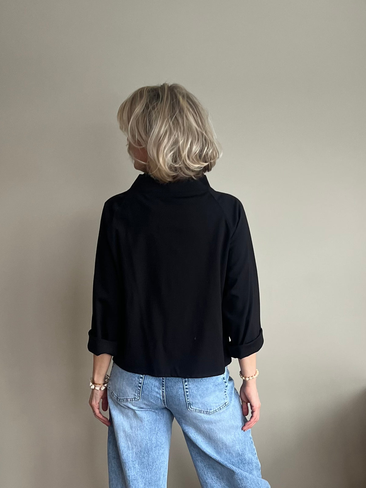 Carrie -jakku, musta