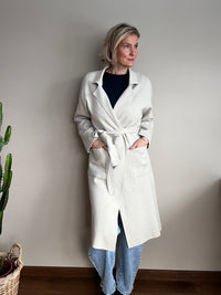 Paola -neuletrenssi, kitti