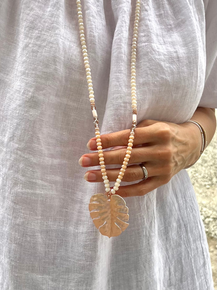 Leaf necklace, rose gold