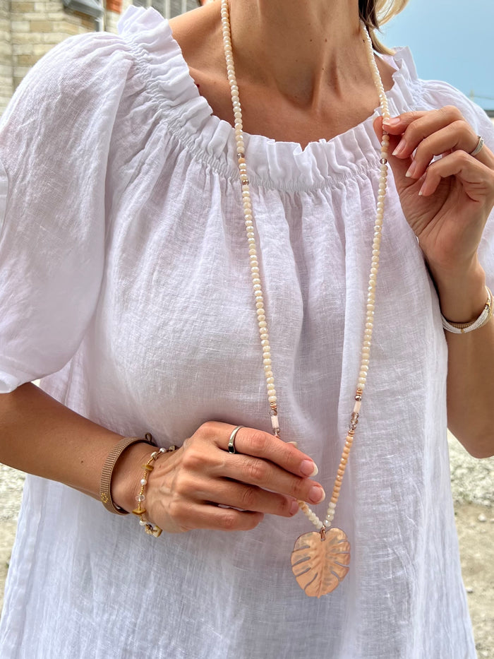 Leaf necklace, rose gold