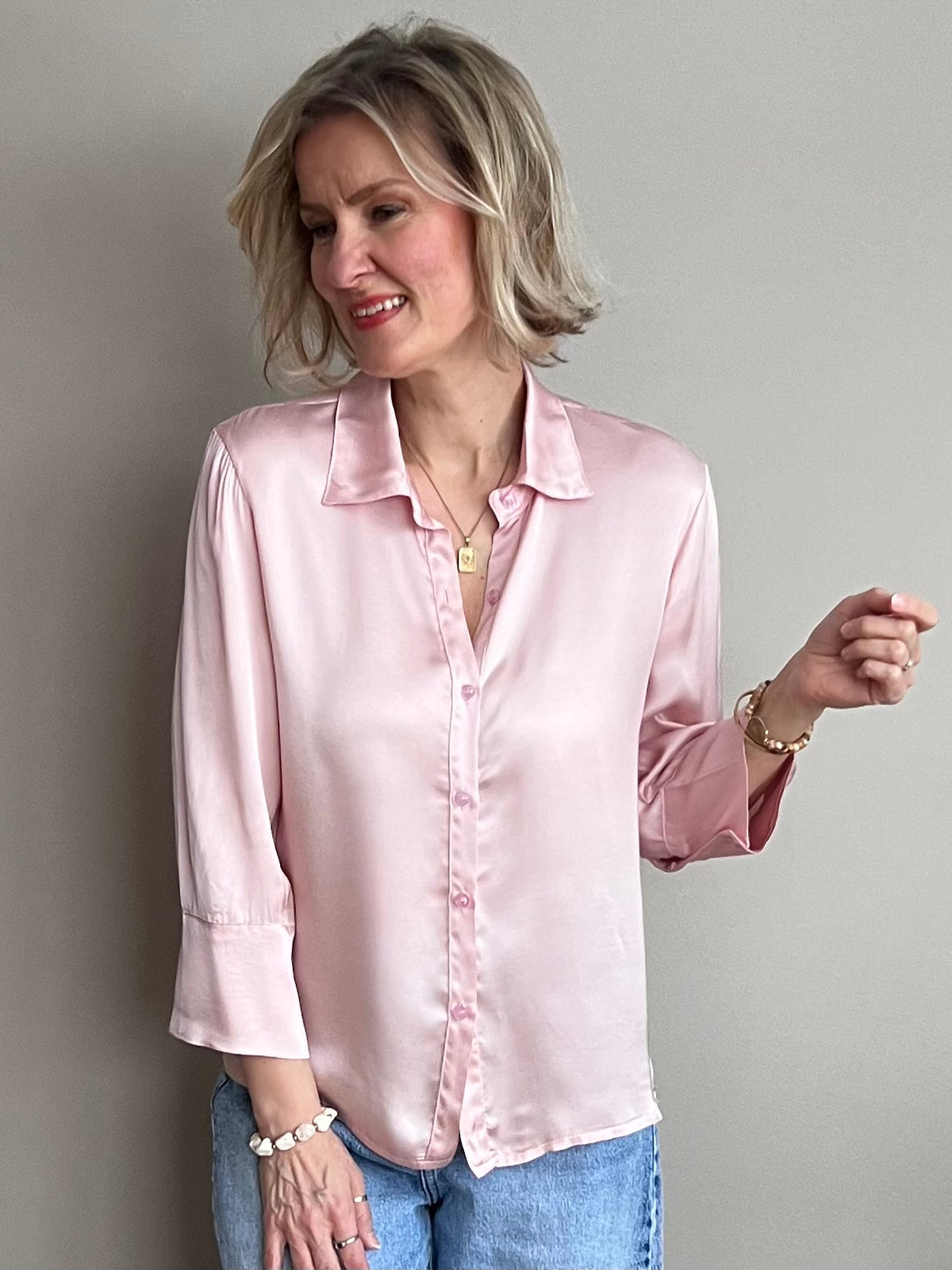 Emily -satiinipaita, roosa