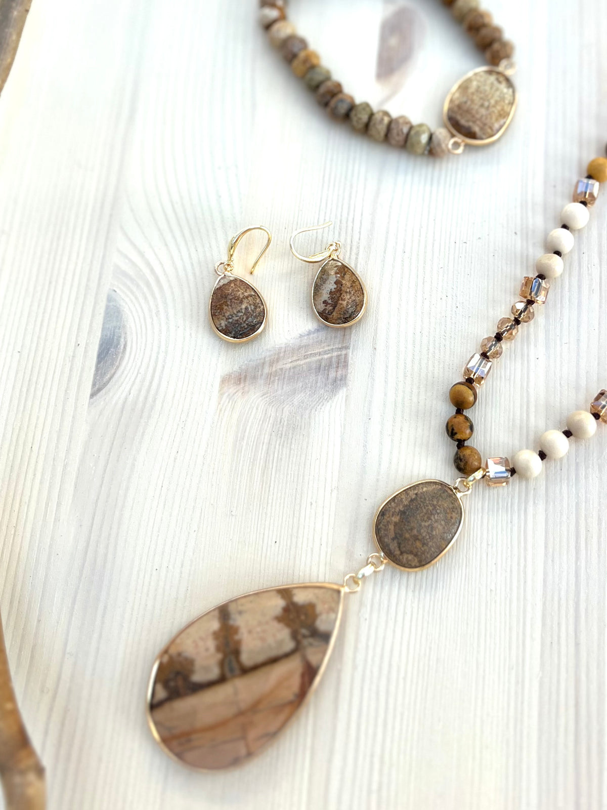 Carina -korvakorut, ruskea