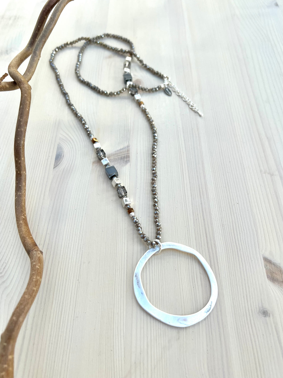 Julia -kaulakoru, hopea