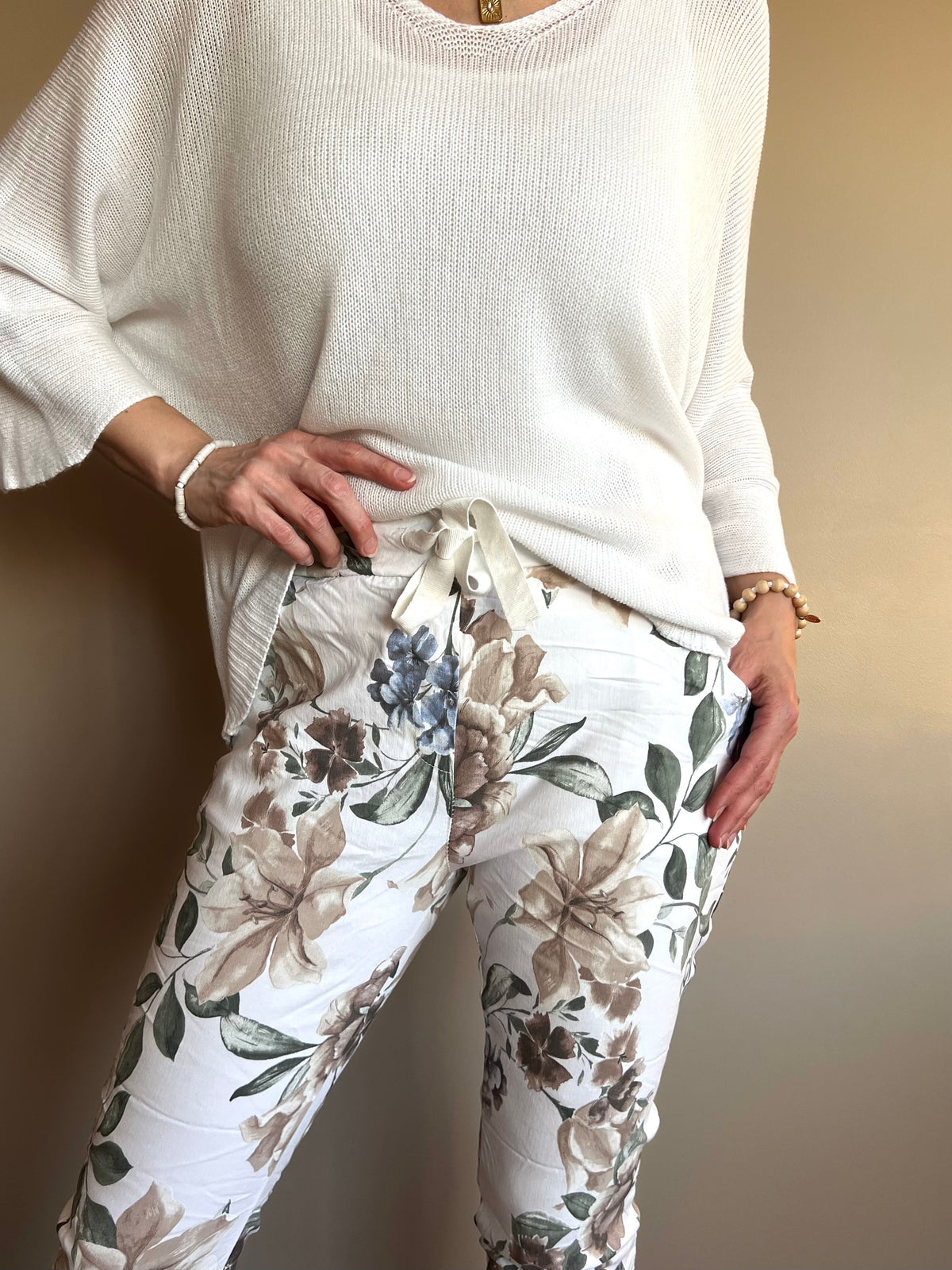 Serene -joggerit, valkoinen