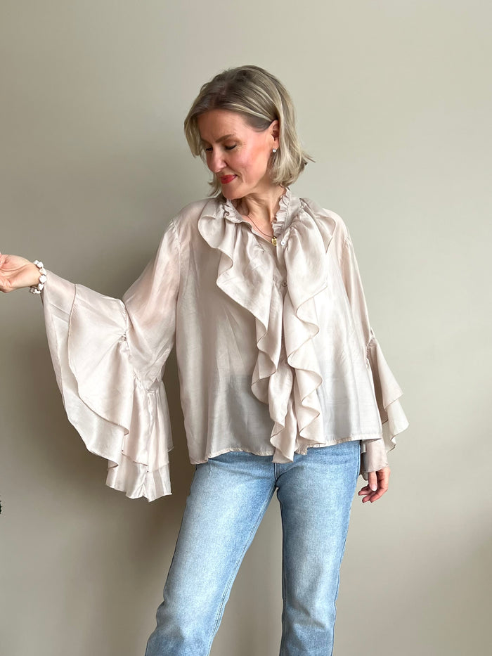 Gemma -röyhelöpaita, vaalea taupe