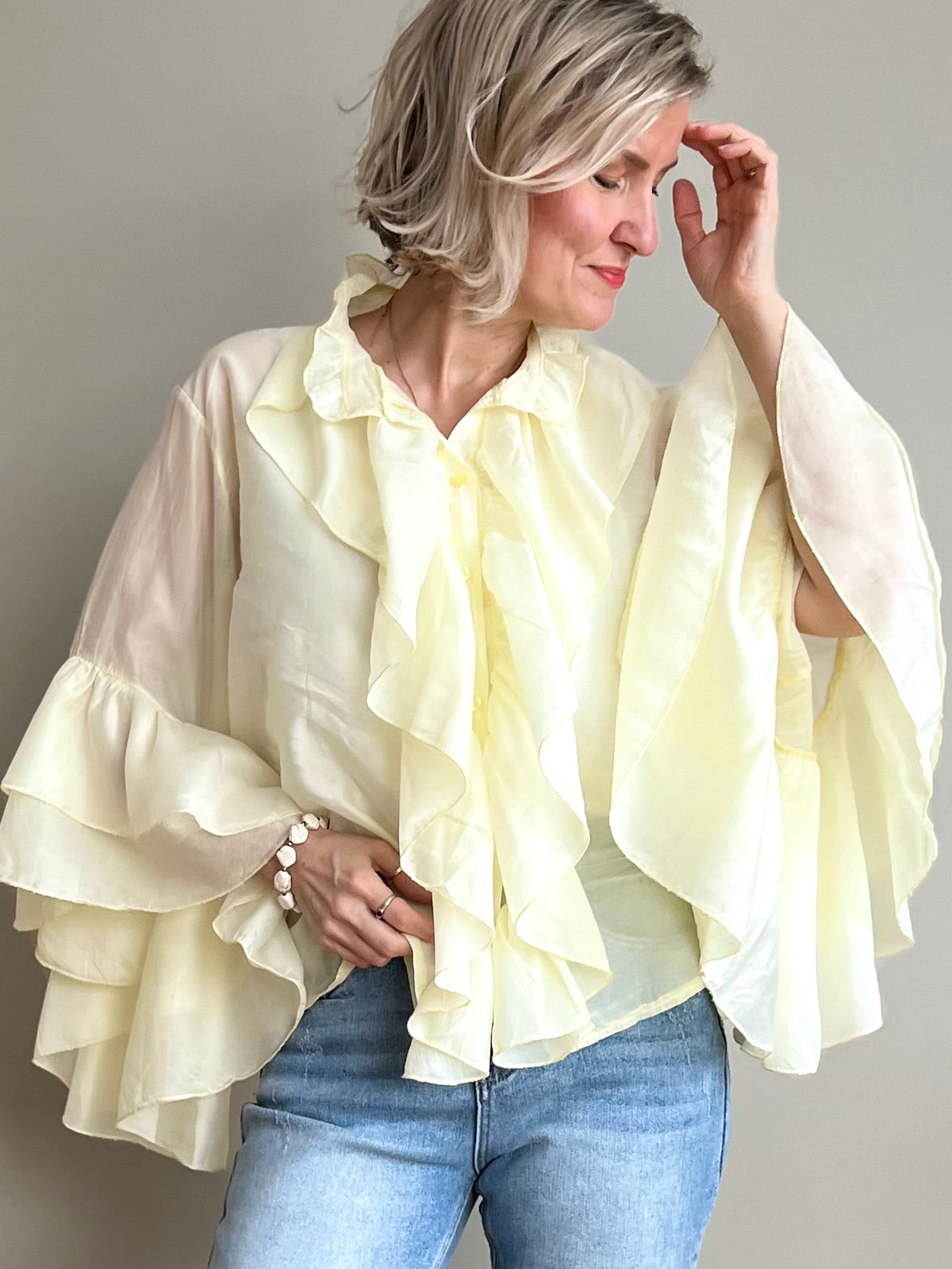 Gemma -röyhelöpaita, vaalea keltainen