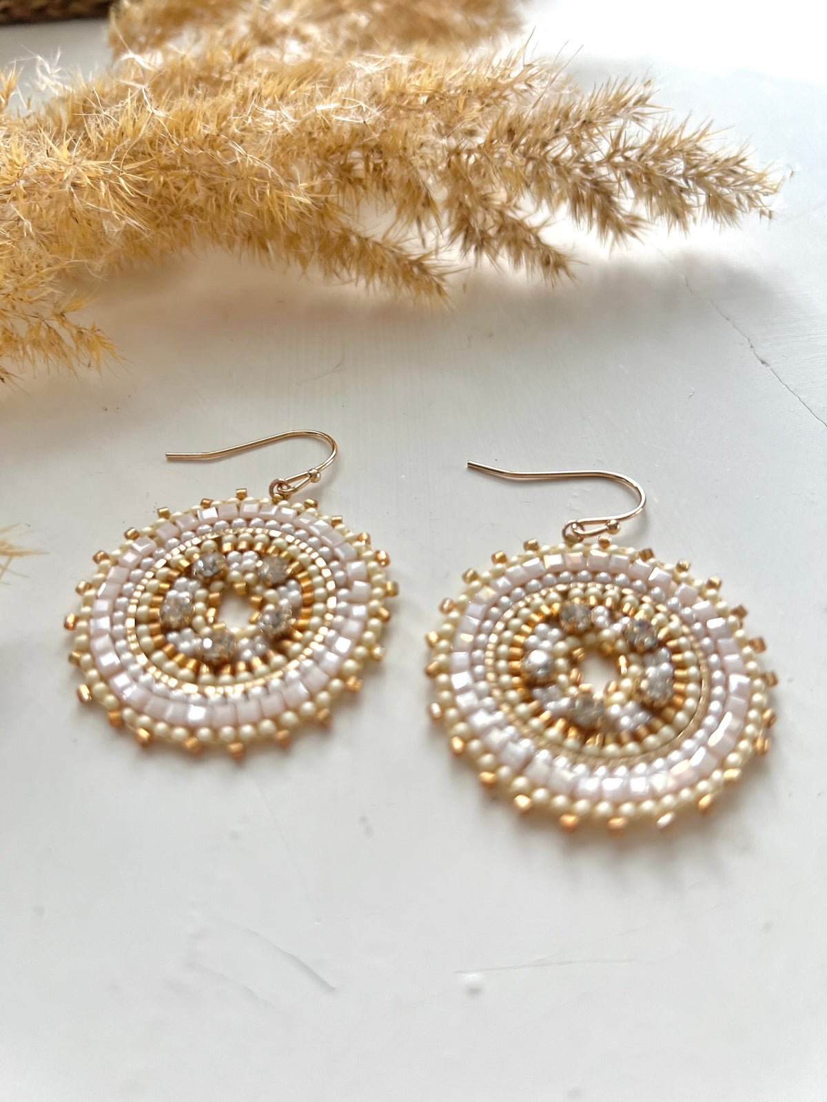 Sofie earrings, beige