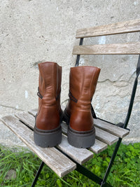 Duffy leather ankle boots with laces, Cognac