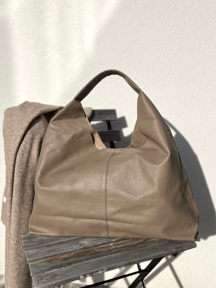 Aria leather bag, taupe