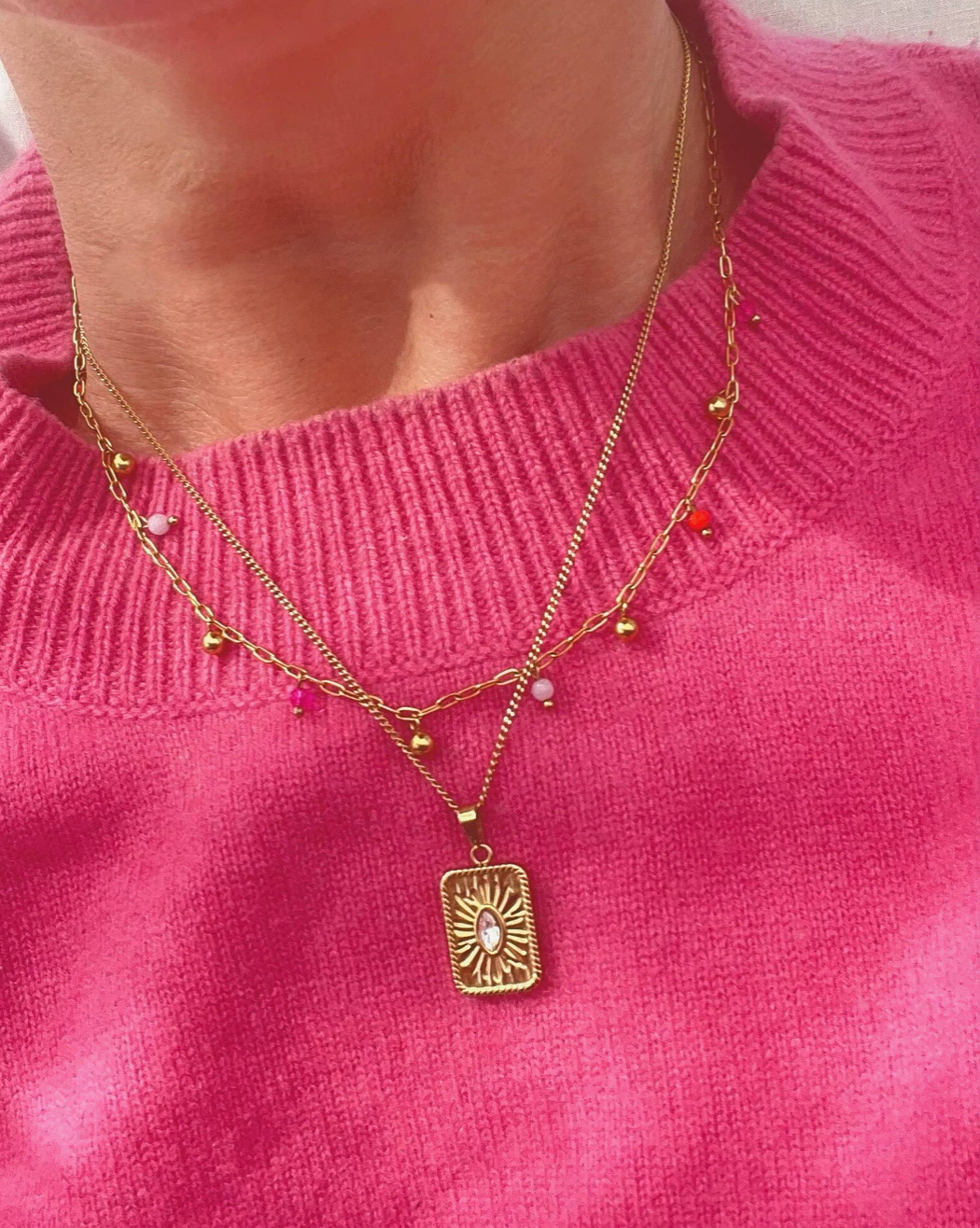 Oriental Pendant -kaulakoru, gold