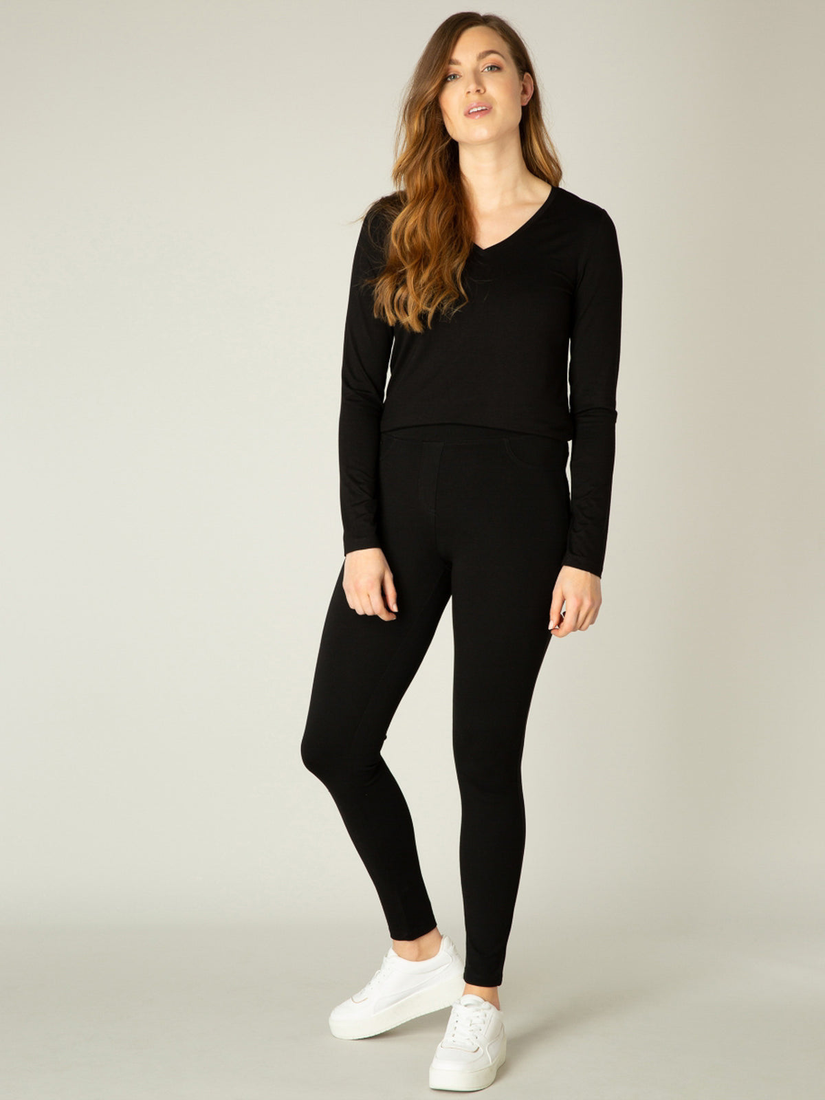 Ornika -tregginsit, musta