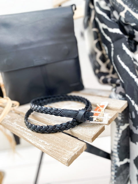 Nibe -punosvyö, musta