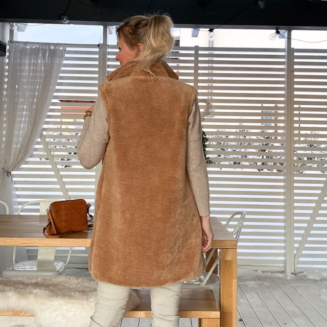 Teddy vest, camel