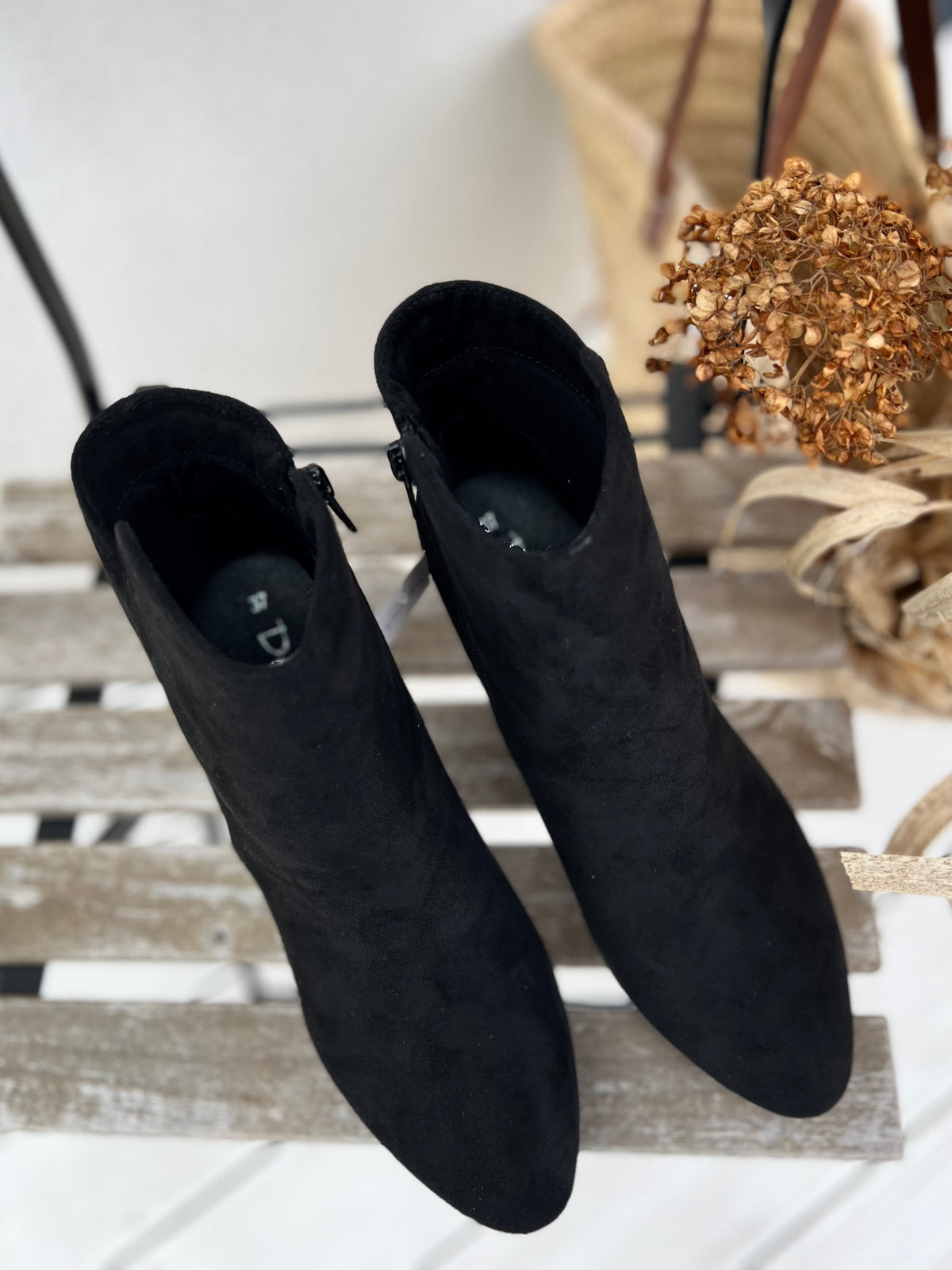 Duffy -korolliset nilkkurit, musta