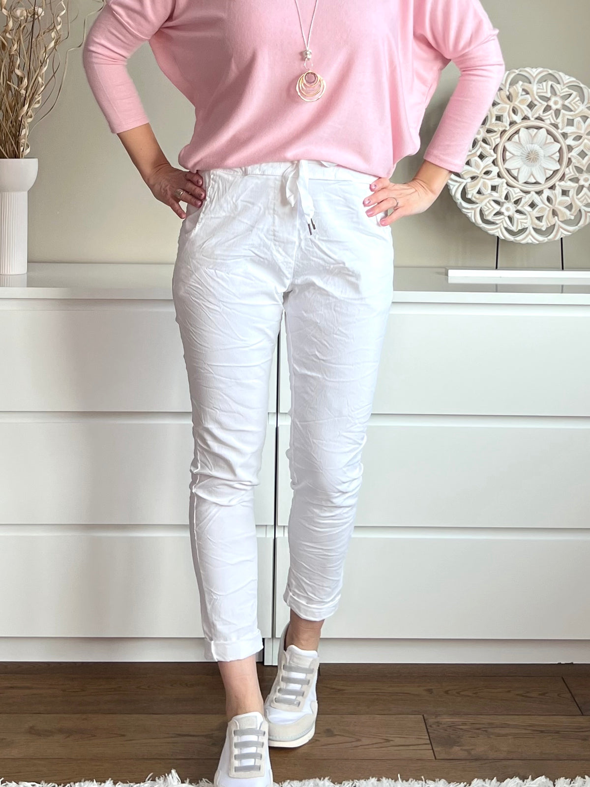 Today joggers, white