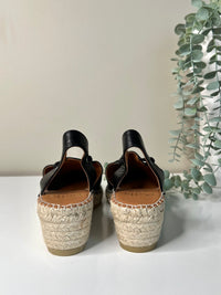 Wedge sandals, black