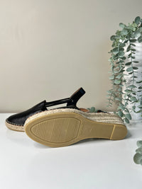 Wedge sandals, black