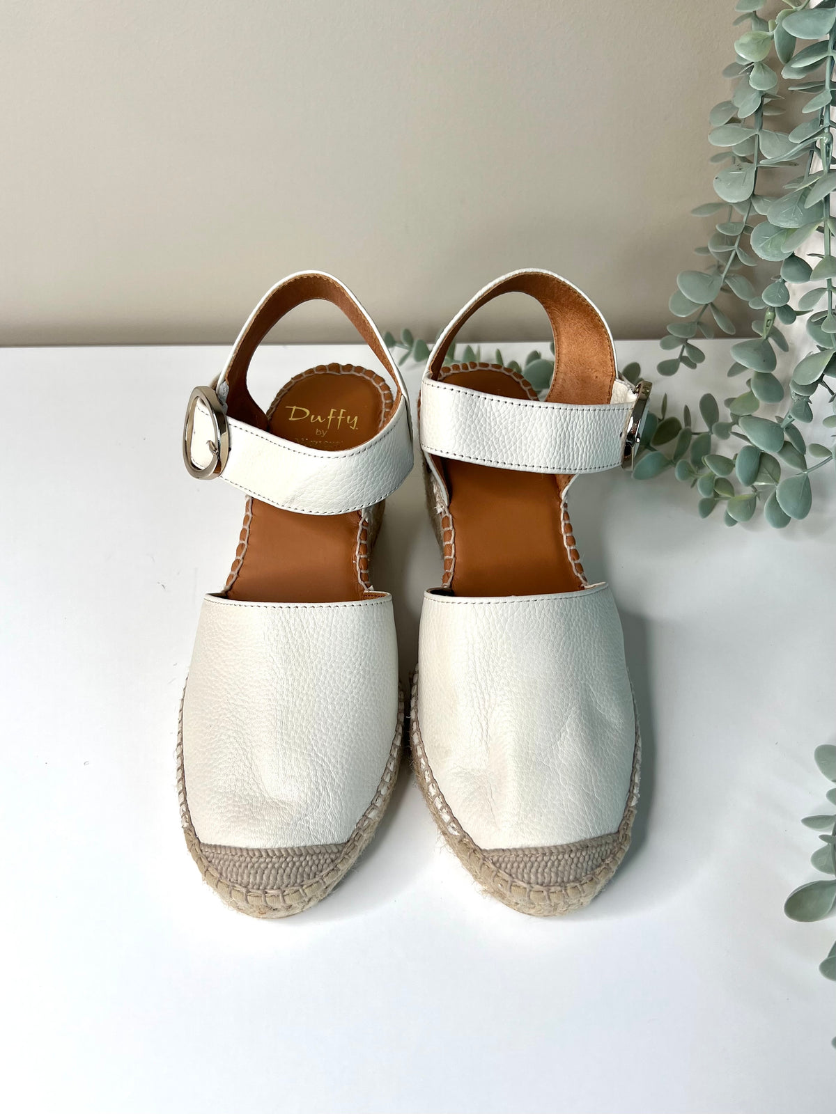 Kiilasandaalit, off white