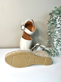 Kiilasandaalit, off white